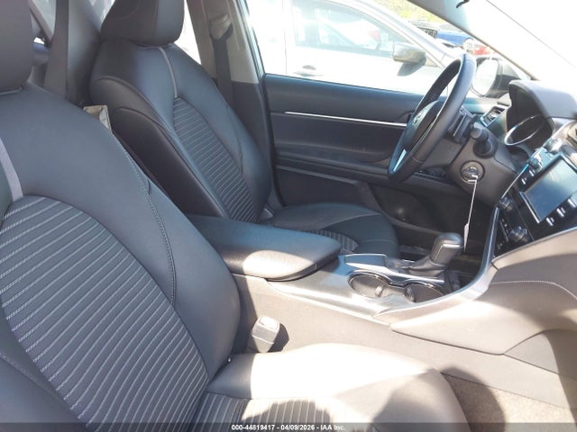 44819417 :رقم المزاد ، 4T1B11HK2JU043746 vin ، 2018 Toyota Camry Se مزاد بيع