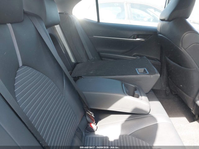 44819417 :رقم المزاد ، 4T1B11HK2JU043746 vin ، 2018 Toyota Camry Se مزاد بيع