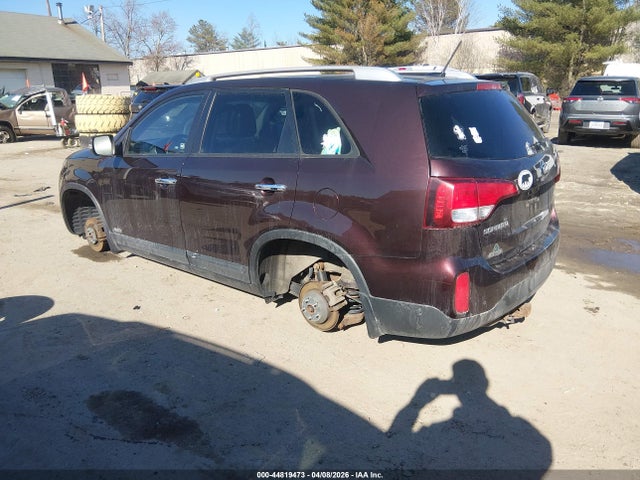 Продажа на аукционе авто 2015 Kia Sorento Lx, vin: 5XYKTCA61FG653301, номер лота: 44819473