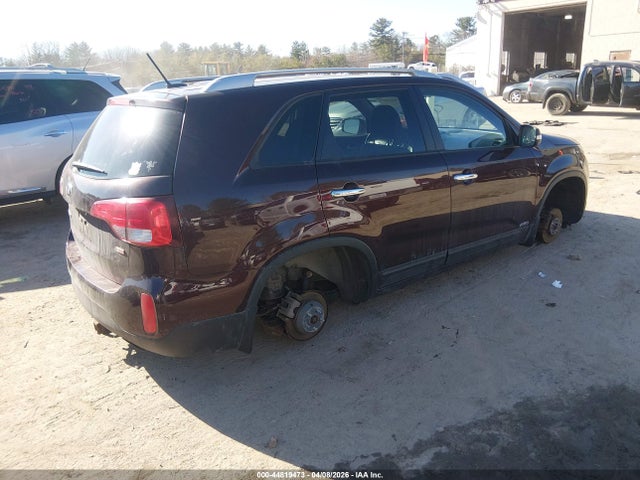 Продажа на аукционе авто 2015 Kia Sorento Lx, vin: 5XYKTCA61FG653301, номер лота: 44819473