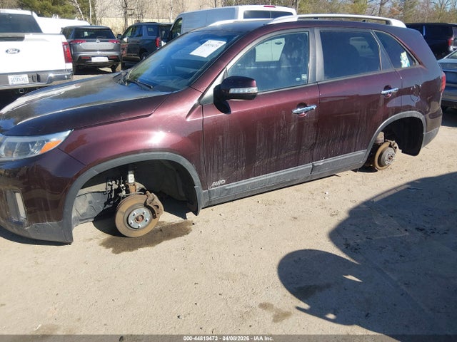 Продажа на аукционе авто 2015 Kia Sorento Lx, vin: 5XYKTCA61FG653301, номер лота: 44819473