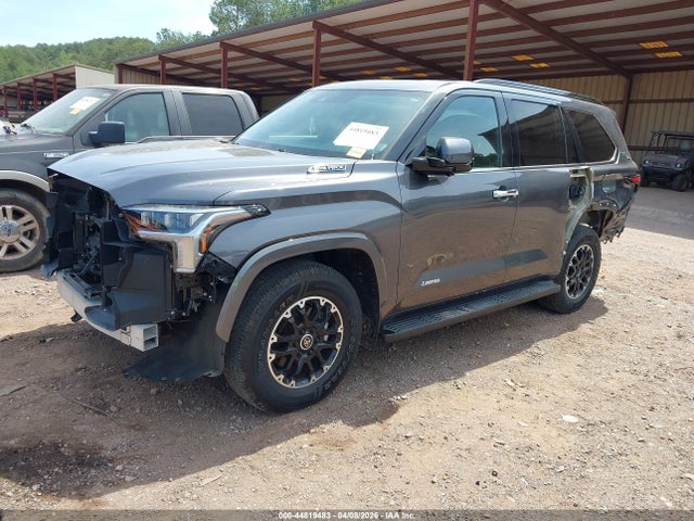 Toyota Sequoia Limited 2023 7SVAAABA9PX014645 Image 2
