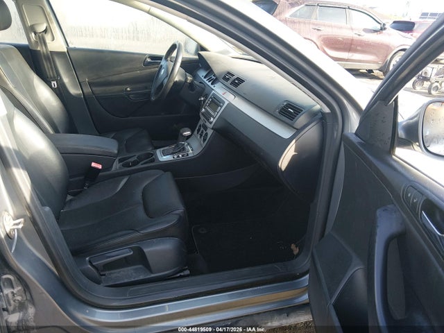 44819509 :رقم المزاد ، WVWLK73C38E054199 vin ، 2008 Volkswagen Passat Komfort مزاد بيع