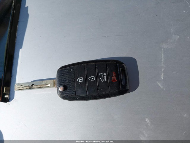 5XYPG4A52KG465128 KIA Sorento 3.3l Lx