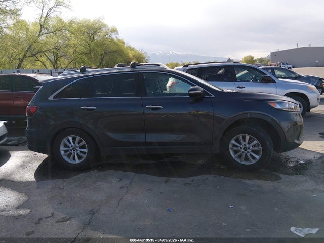 5XYPG4A52KG465128 KIA Sorento 3.3l Lx