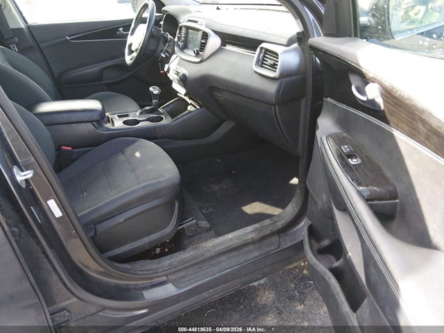 5XYPG4A52KG465128 KIA Sorento 3.3l Lx