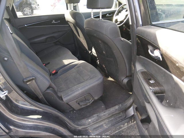 5XYPG4A52KG465128 KIA Sorento 3.3l Lx