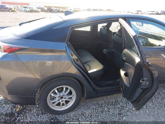 Toyota Prius Four 2017 JTDKARFU5H3044459 Image 8