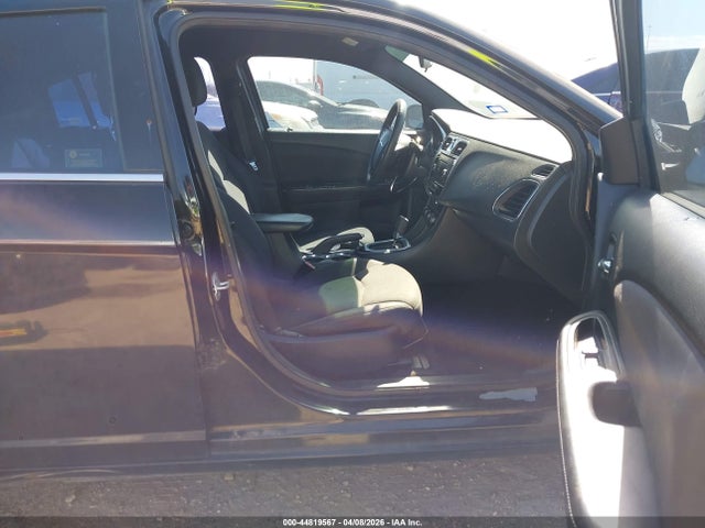 2013 CHRYSLER 200 1C3CCBAB9DN647025 Photo 4