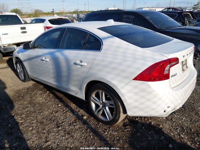 2014 VOLVO S60 YV1612FS8E2294264 Photo 2
