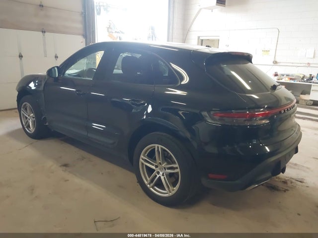 Porsche Macan T 2024 WP1AA2A53RLB17637 Image 3