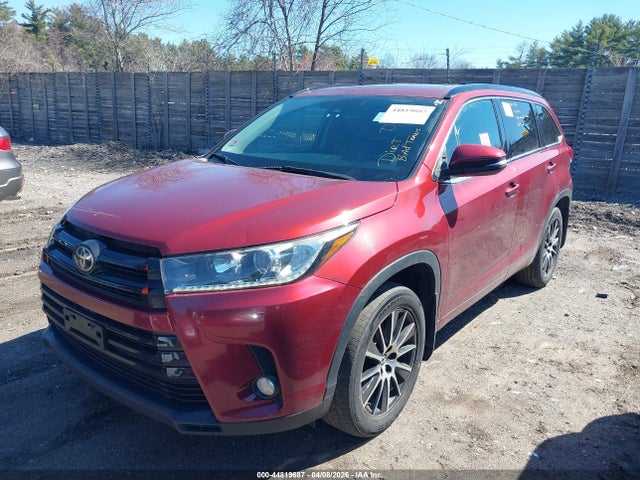 Toyota Highlander Xle 2018 5TDJZRFH6JS555089 Image 2