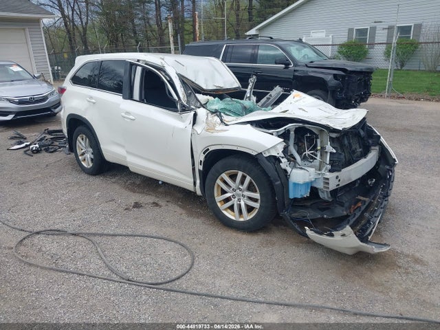 Продаж на аукціоні авто 2015 Toyota Highlander Le V6, vin: 5TDBKRFH0FS088591, номер лоту: 44819733