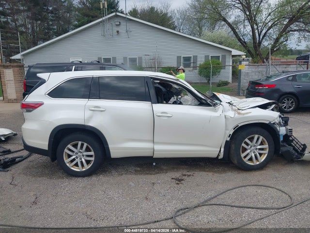 Продаж на аукціоні авто 2015 Toyota Highlander Le V6, vin: 5TDBKRFH0FS088591, номер лоту: 44819733