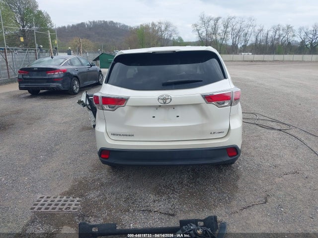 Продаж на аукціоні авто 2015 Toyota Highlander Le V6, vin: 5TDBKRFH0FS088591, номер лоту: 44819733