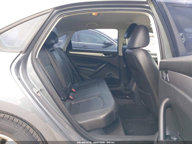 44819736 :رقم المزاد ، 1VWAT7A39EC028993 vin ، 2014 Volkswagen Passat 1.8t Wolfsburg Edition مزاد بيع