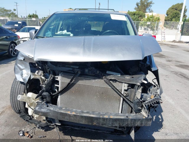2C4RDGCG1ER128080 Dodge Grand Caravan Sxt