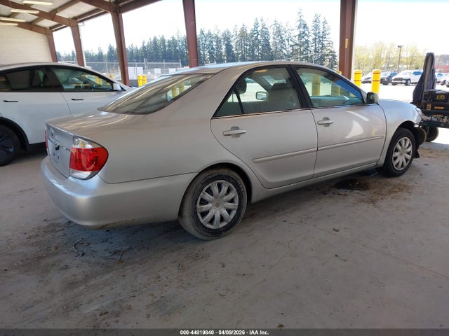 2005 TOYOTA CAMRY 4T1BE30K75U590643 Photo 3