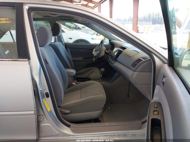 2005 TOYOTA CAMRY 4T1BE30K75U590643 Photo 4