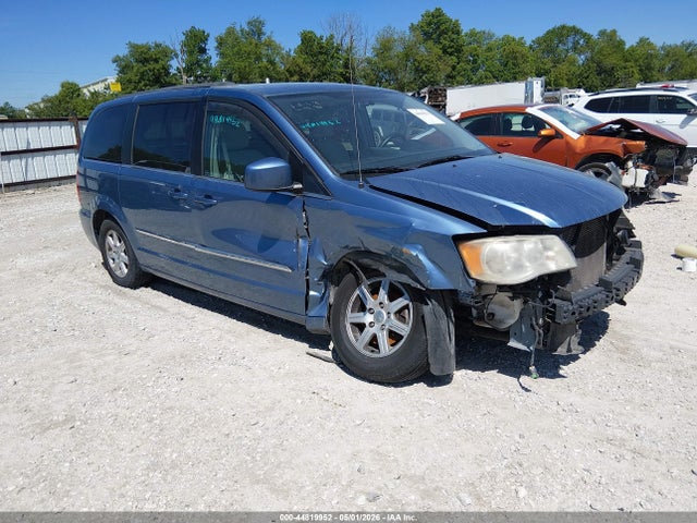 44819952 :رقم المزاد ، 2A4RR5DG0BR745657 vin ، 2011 Chrysler Town & Country Touring مزاد بيع