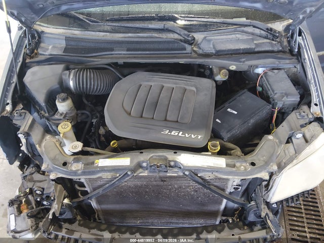 44819952 :رقم المزاد ، 2A4RR5DG0BR745657 vin ، 2011 Chrysler Town & Country Touring مزاد بيع