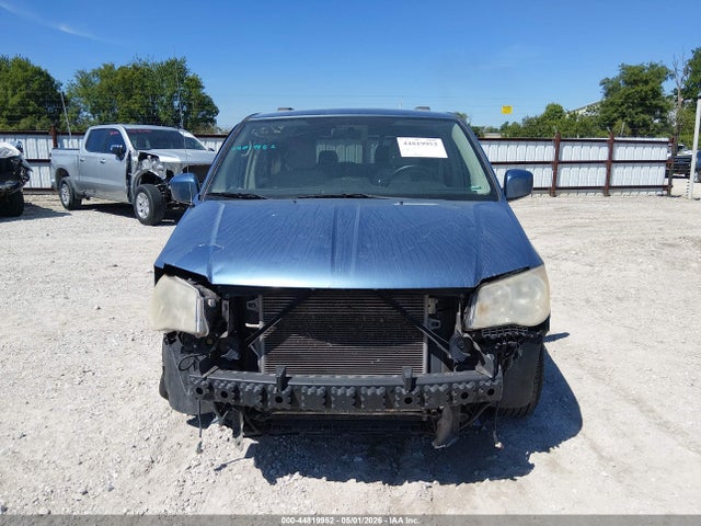 44819952 :رقم المزاد ، 2A4RR5DG0BR745657 vin ، 2011 Chrysler Town & Country Touring مزاد بيع