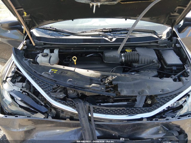 44820031 :رقم المزاد ، 2C4RC1DG2HR837135 vin ، 2017 Chrysler Pacifica Touring مزاد بيع