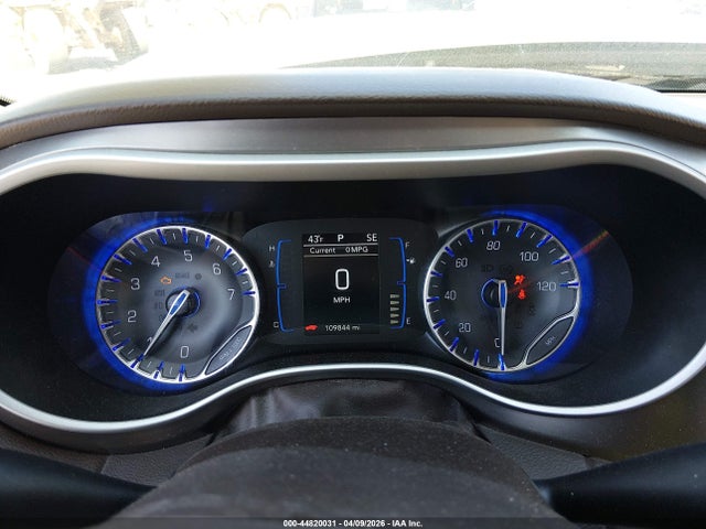 44820031 :رقم المزاد ، 2C4RC1DG2HR837135 vin ، 2017 Chrysler Pacifica Touring مزاد بيع