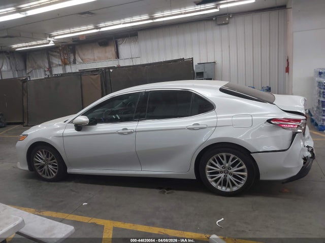 4T1B11HK1JU105587 Toyota CAMRY XLE