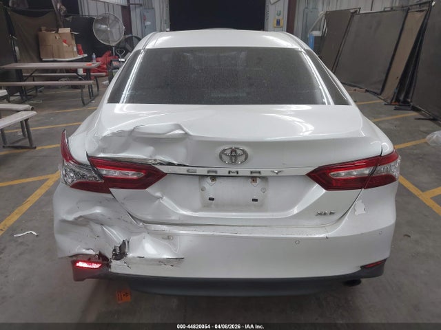 4T1B11HK1JU105587 Toyota CAMRY XLE