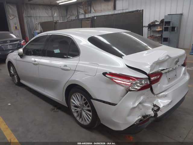 4T1B11HK1JU105587 Toyota CAMRY XLE