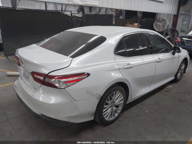 4T1B11HK1JU105587 Toyota CAMRY XLE
