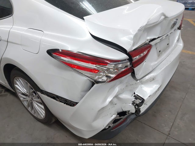 4T1B11HK1JU105587 Toyota CAMRY XLE