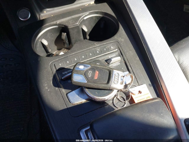 2018 Audi A4 2.0t Premium/2.0t Tech Premium მანქანა იყიდება აუქციონზე, vin: WAUENAF41JA180900, აუქციონის ნომერი: 44820062