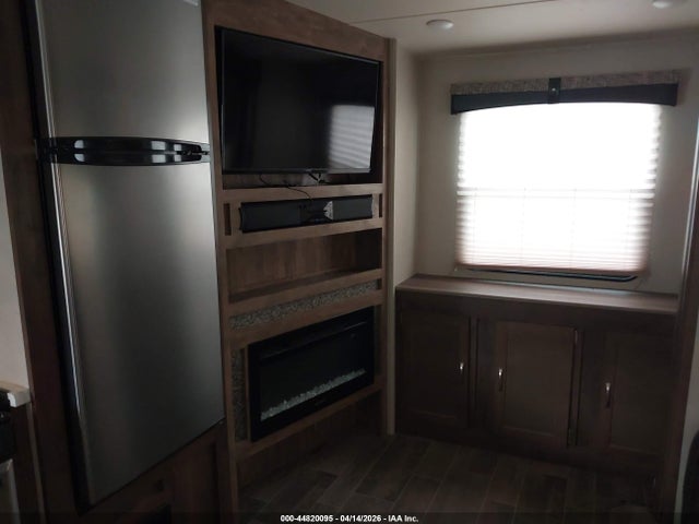 44820095 :رقم المزاد ، 4X4FPUB24KP076174 vin ، 2019 Forest River Other مزاد بيع
