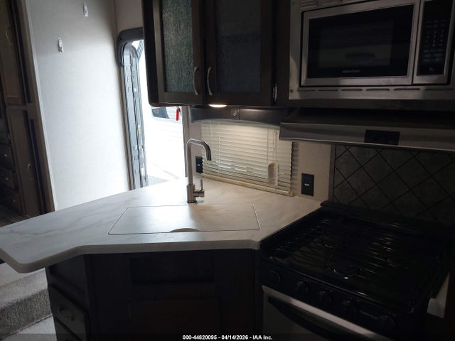 44820095 :رقم المزاد ، 4X4FPUB24KP076174 vin ، 2019 Forest River Other مزاد بيع