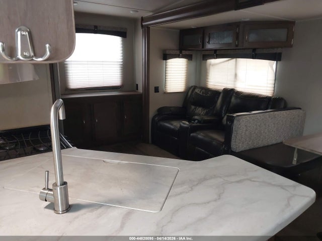 44820095 :رقم المزاد ، 4X4FPUB24KP076174 vin ، 2019 Forest River Other مزاد بيع