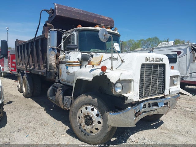 44820108 :رقم المزاد ، 1M2N274C6JW006098 vin ، 1988 Mack 600 R600 مزاد بيع