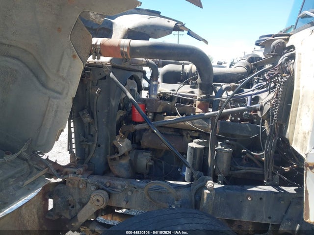 44820108 :رقم المزاد ، 1M2N274C6JW006098 vin ، 1988 Mack 600 R600 مزاد بيع