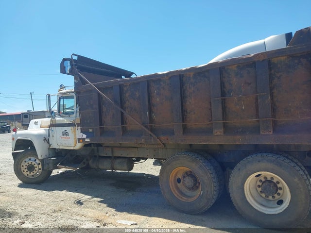 44820108 :رقم المزاد ، 1M2N274C6JW006098 vin ، 1988 Mack 600 R600 مزاد بيع