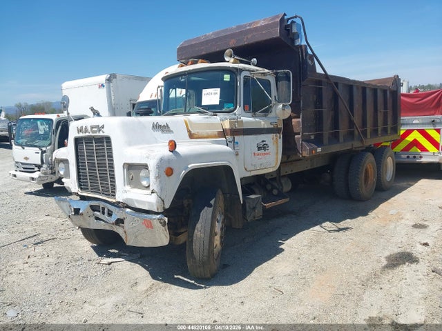 44820108 :رقم المزاد ، 1M2N274C6JW006098 vin ، 1988 Mack 600 R600 مزاد بيع