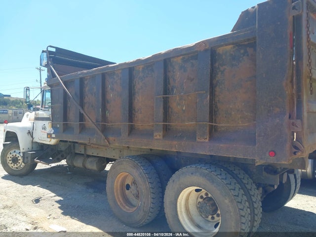 44820108 :رقم المزاد ، 1M2N274C6JW006098 vin ، 1988 Mack 600 R600 مزاد بيع