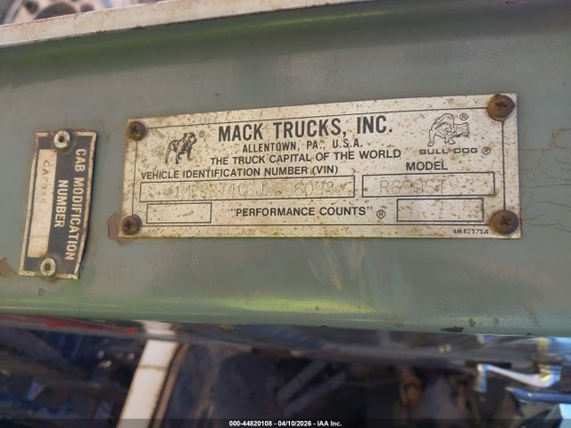 44820108 :رقم المزاد ، 1M2N274C6JW006098 vin ، 1988 Mack 600 R600 مزاد بيع