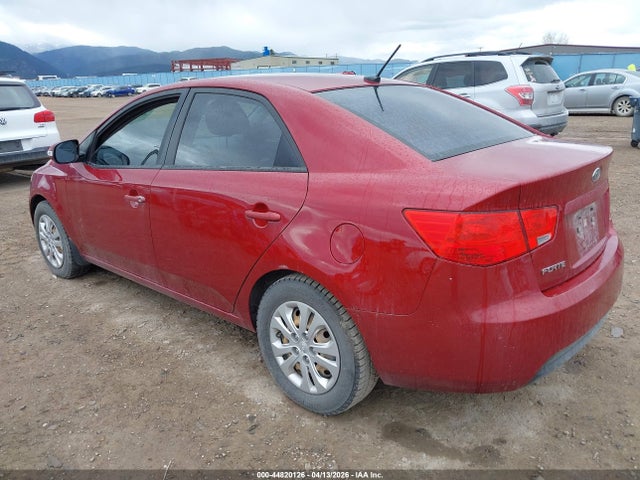 2010 KIA FORTE KNAFU4A22A5205231 Photo 2