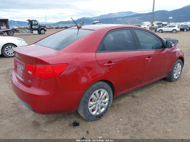 2010 KIA FORTE KNAFU4A22A5205231 Photo 3