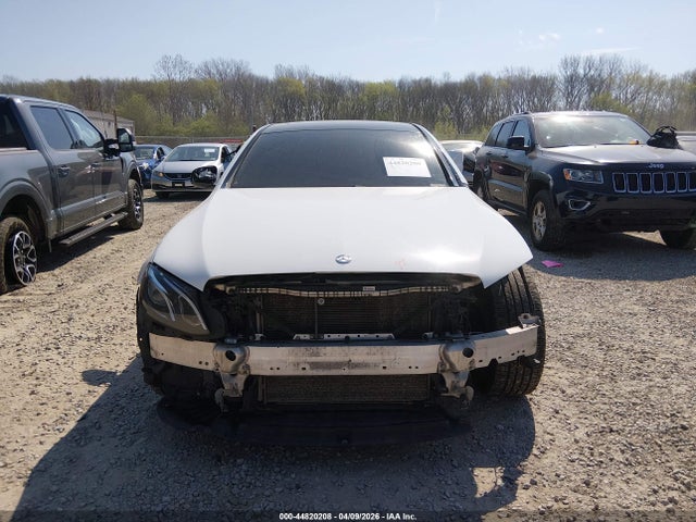 2017 Mercedes-benz E 300 4matic მანქანა იყიდება აუქციონზე, vin: WDDZF4KB9HA036115, აუქციონის ნომერი: 44820208