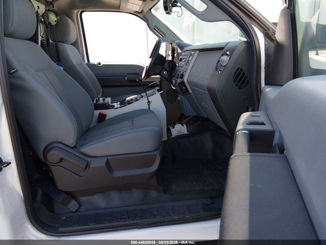 Ford F-450 Chassis Xlt 2016 1FDUF4HT5GEA60368 Image 5