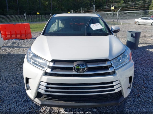 5TDKZRFH9KS550605 Toyota Highlander Xle