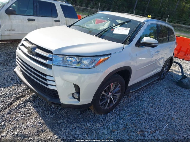 5TDKZRFH9KS550605 Toyota Highlander Xle