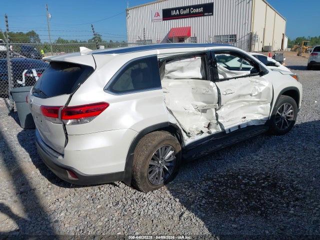 5TDKZRFH9KS550605 Toyota Highlander Xle